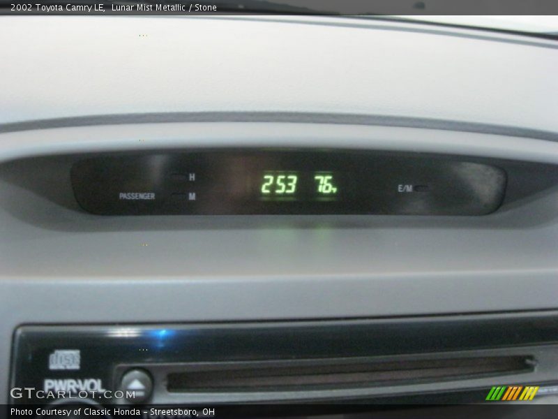 Lunar Mist Metallic / Stone 2002 Toyota Camry LE