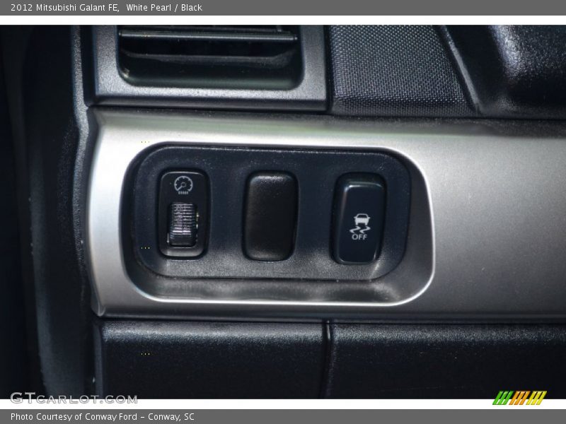 White Pearl / Black 2012 Mitsubishi Galant FE