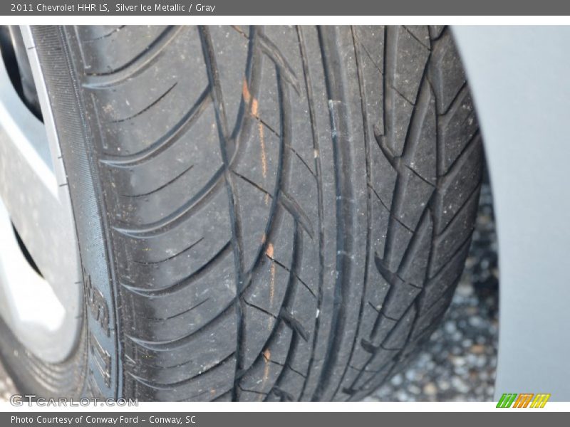 Silver Ice Metallic / Gray 2011 Chevrolet HHR LS