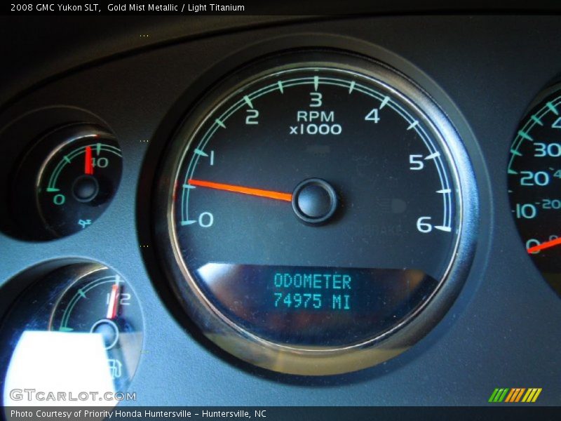 Gold Mist Metallic / Light Titanium 2008 GMC Yukon SLT