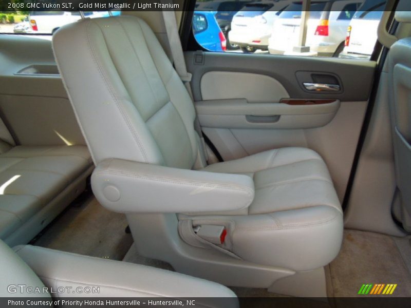 Gold Mist Metallic / Light Titanium 2008 GMC Yukon SLT