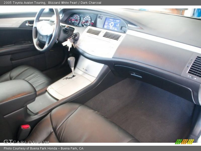 Blizzard White Pearl / Dark Charcoal 2005 Toyota Avalon Touring