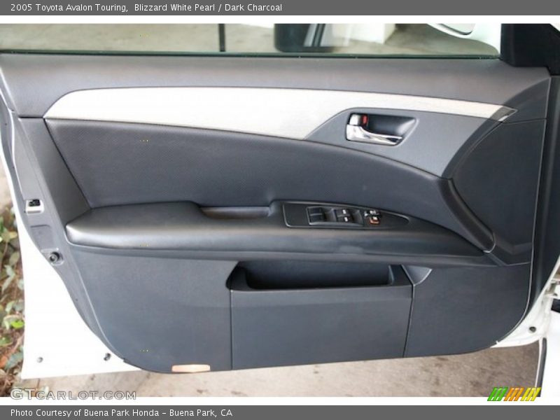 Blizzard White Pearl / Dark Charcoal 2005 Toyota Avalon Touring