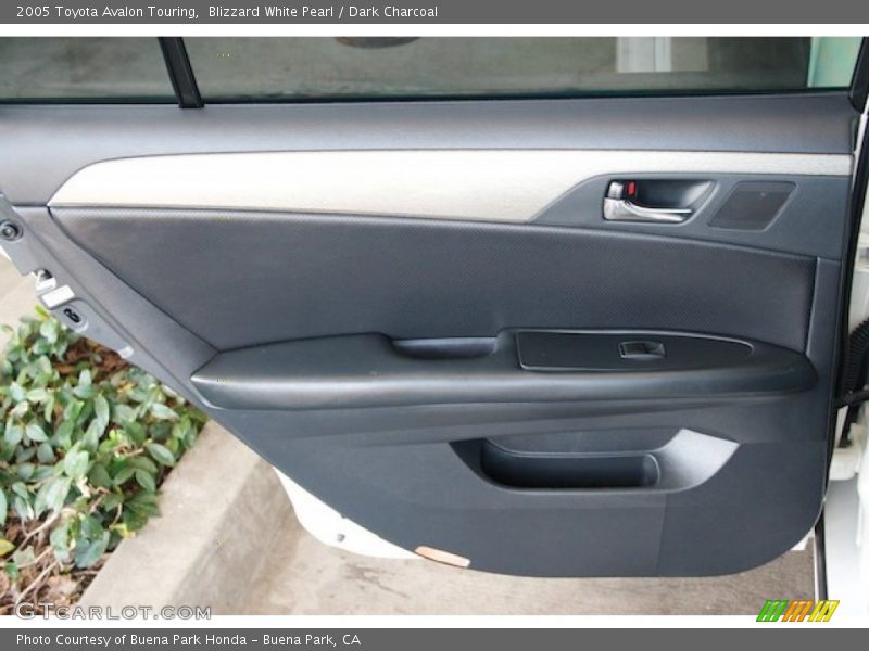 Blizzard White Pearl / Dark Charcoal 2005 Toyota Avalon Touring