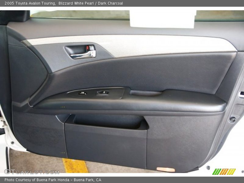 Blizzard White Pearl / Dark Charcoal 2005 Toyota Avalon Touring