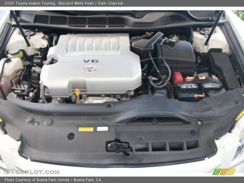 Blizzard White Pearl / Dark Charcoal 2005 Toyota Avalon Touring