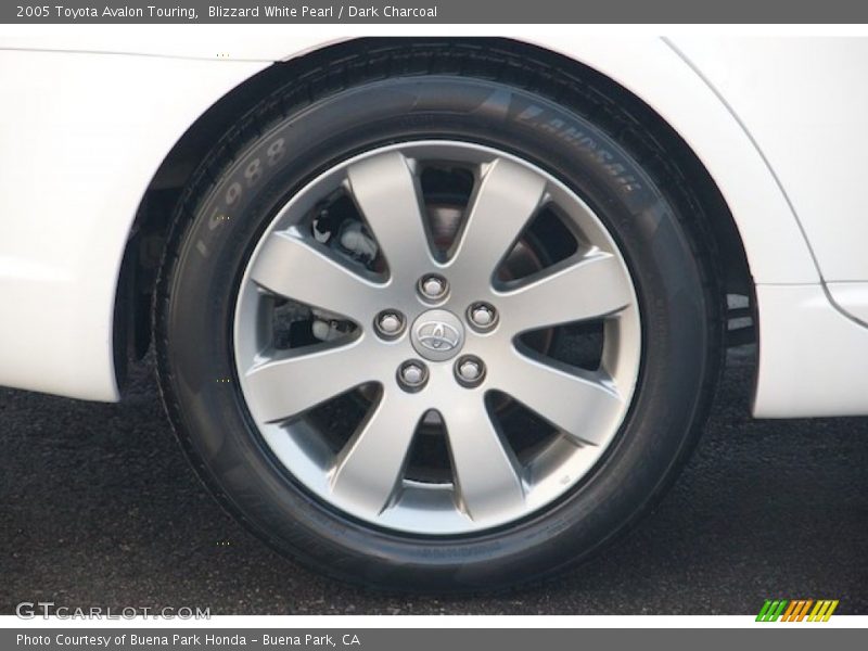 Blizzard White Pearl / Dark Charcoal 2005 Toyota Avalon Touring