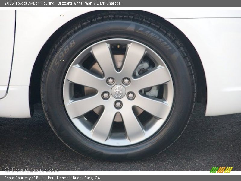 Blizzard White Pearl / Dark Charcoal 2005 Toyota Avalon Touring