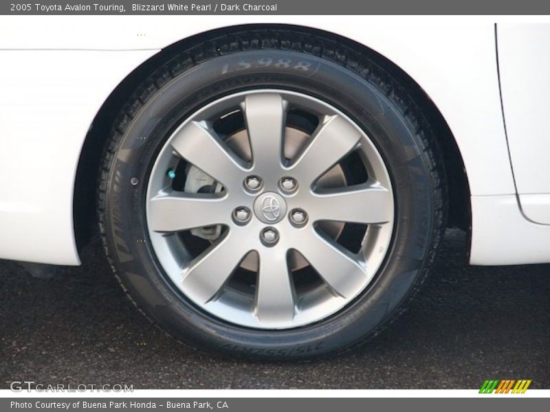Blizzard White Pearl / Dark Charcoal 2005 Toyota Avalon Touring