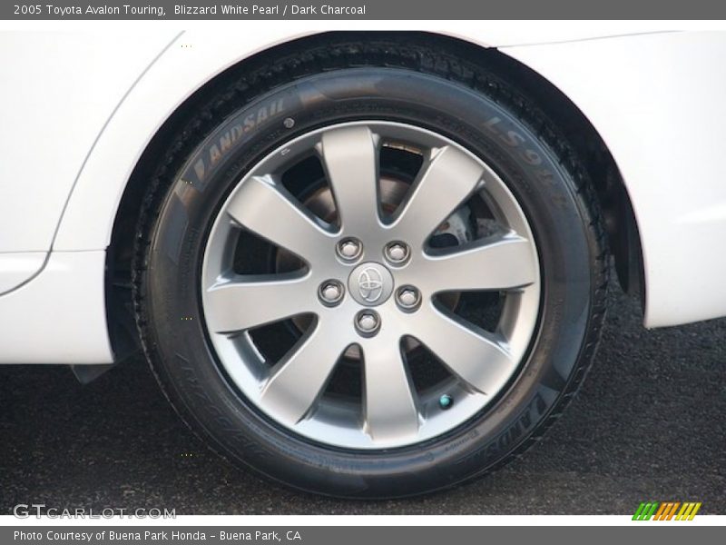 Blizzard White Pearl / Dark Charcoal 2005 Toyota Avalon Touring