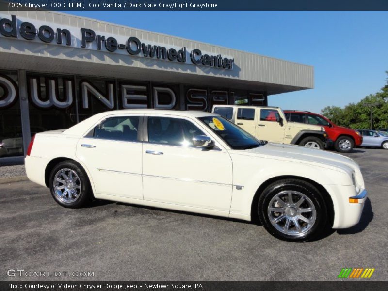 Cool Vanilla / Dark Slate Gray/Light Graystone 2005 Chrysler 300 C HEMI