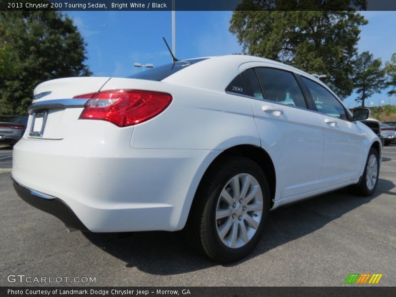 Bright White / Black 2013 Chrysler 200 Touring Sedan