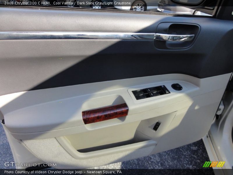 Cool Vanilla / Dark Slate Gray/Light Graystone 2005 Chrysler 300 C HEMI