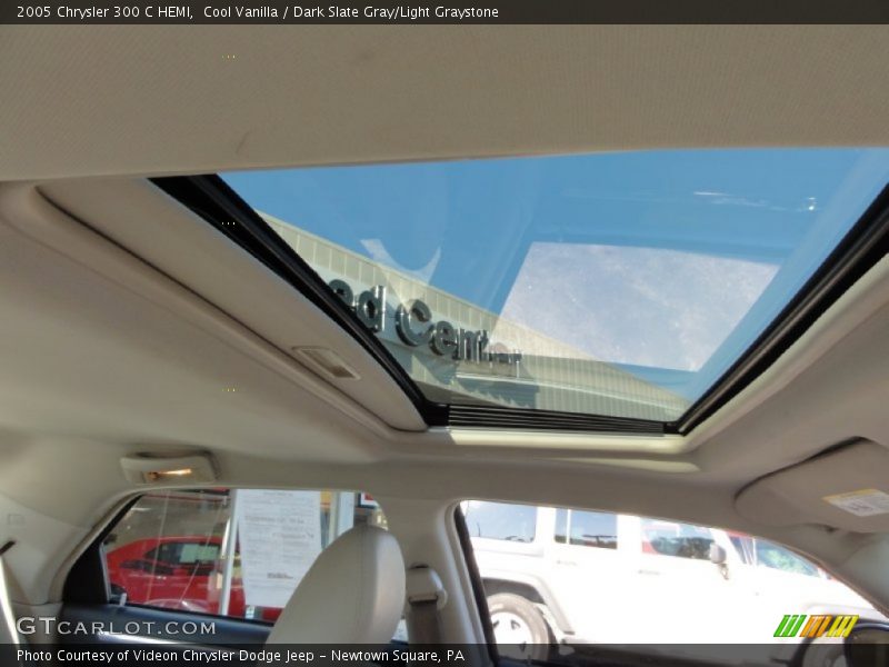 Cool Vanilla / Dark Slate Gray/Light Graystone 2005 Chrysler 300 C HEMI