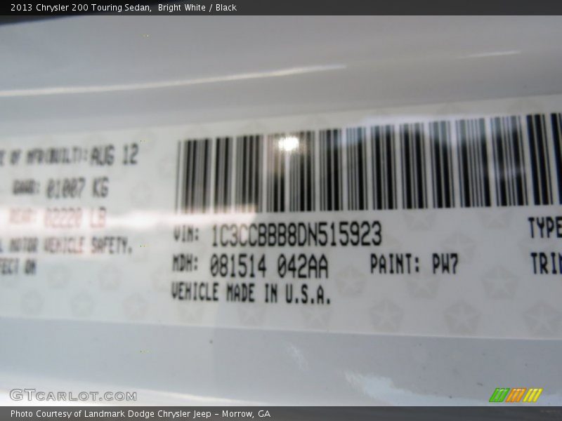 Bright White / Black 2013 Chrysler 200 Touring Sedan