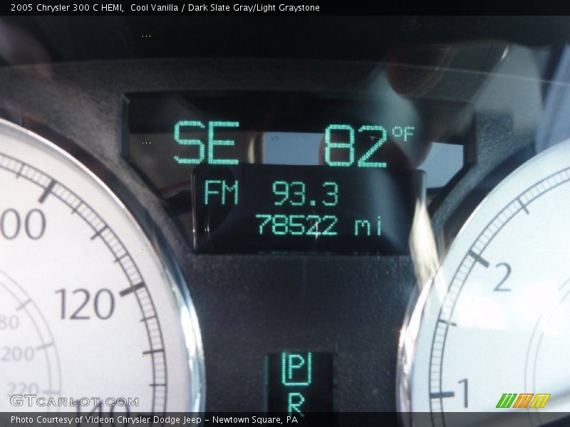 Cool Vanilla / Dark Slate Gray/Light Graystone 2005 Chrysler 300 C HEMI