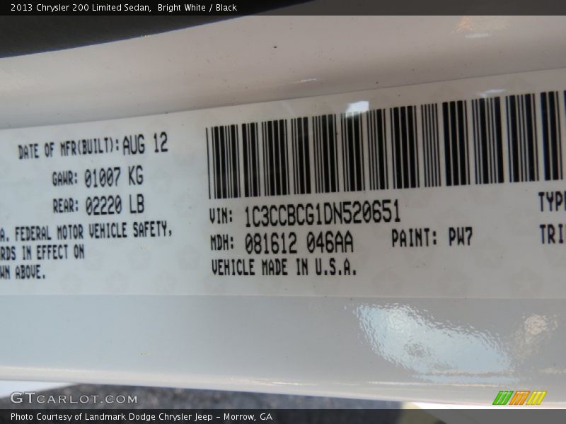 Bright White / Black 2013 Chrysler 200 Limited Sedan