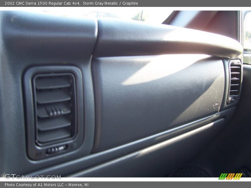 Storm Gray Metallic / Graphite 2002 GMC Sierra 1500 Regular Cab 4x4