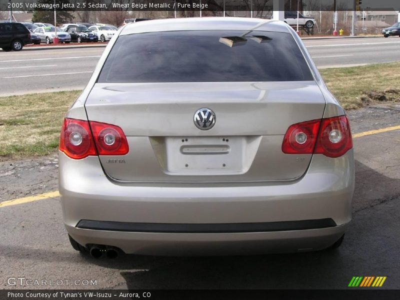 Wheat Beige Metallic / Pure Beige 2005 Volkswagen Jetta 2.5 Sedan