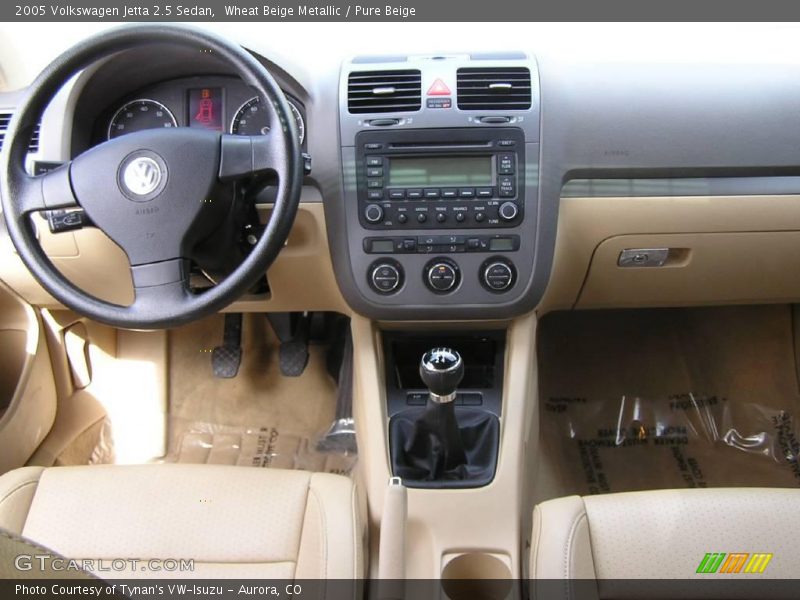 Wheat Beige Metallic / Pure Beige 2005 Volkswagen Jetta 2.5 Sedan