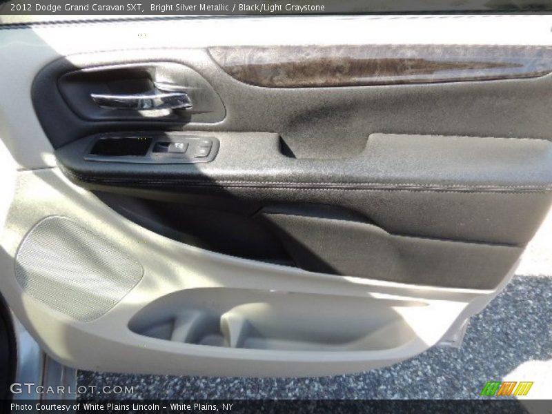 Bright Silver Metallic / Black/Light Graystone 2012 Dodge Grand Caravan SXT