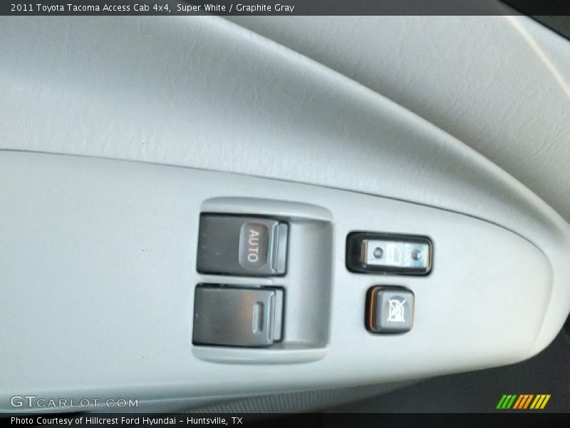 Super White / Graphite Gray 2011 Toyota Tacoma Access Cab 4x4