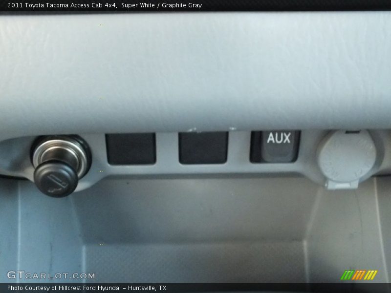 Super White / Graphite Gray 2011 Toyota Tacoma Access Cab 4x4