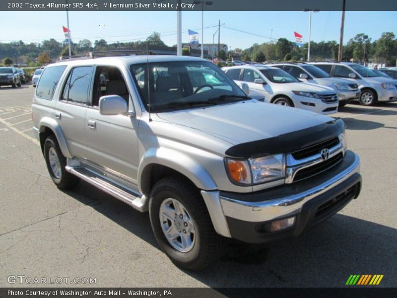 Millennium Silver Metallic / Gray 2002 Toyota 4Runner SR5 4x4