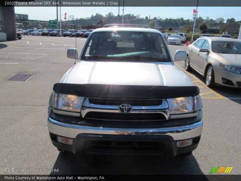 Millennium Silver Metallic / Gray 2002 Toyota 4Runner SR5 4x4