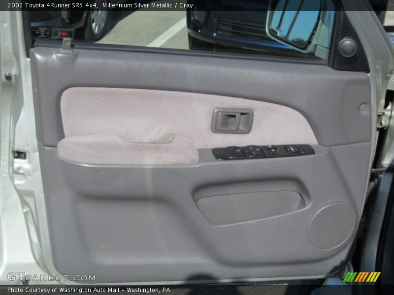 Millennium Silver Metallic / Gray 2002 Toyota 4Runner SR5 4x4