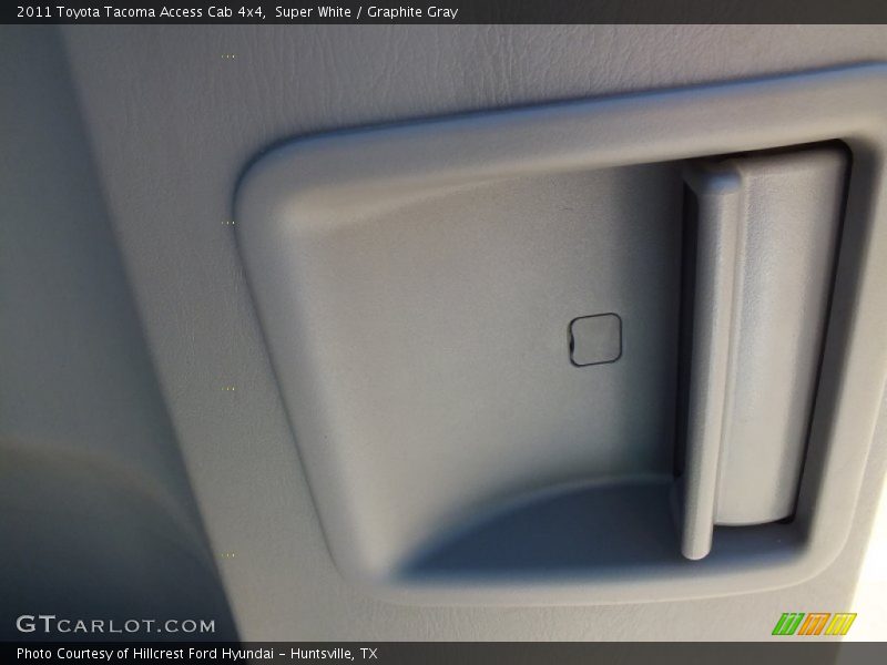 Super White / Graphite Gray 2011 Toyota Tacoma Access Cab 4x4