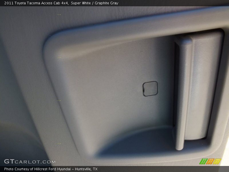 Super White / Graphite Gray 2011 Toyota Tacoma Access Cab 4x4