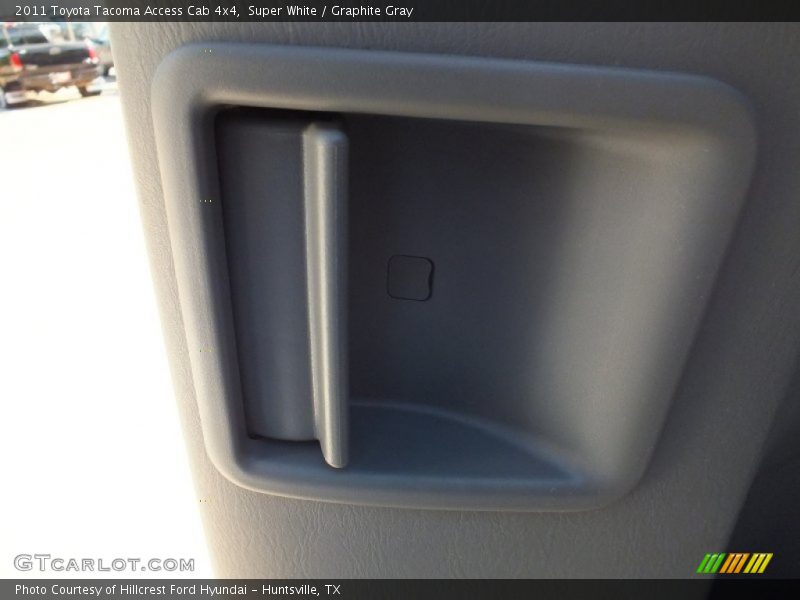Super White / Graphite Gray 2011 Toyota Tacoma Access Cab 4x4