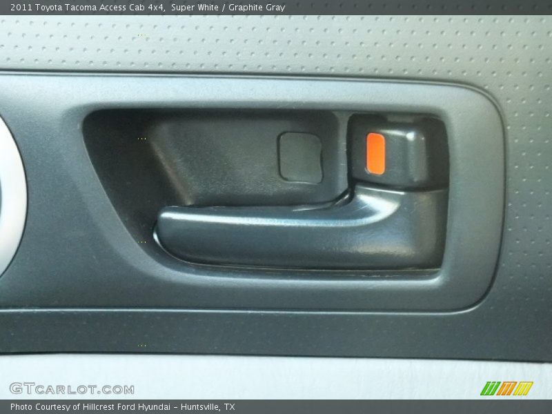 Super White / Graphite Gray 2011 Toyota Tacoma Access Cab 4x4