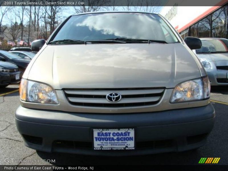 Desert Sand Mica / Oak 2001 Toyota Sienna LE