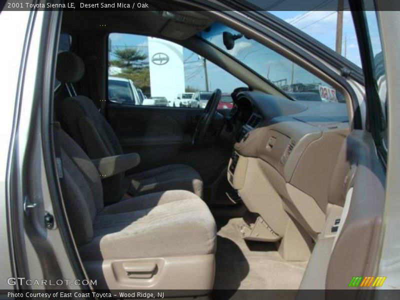 Desert Sand Mica / Oak 2001 Toyota Sienna LE