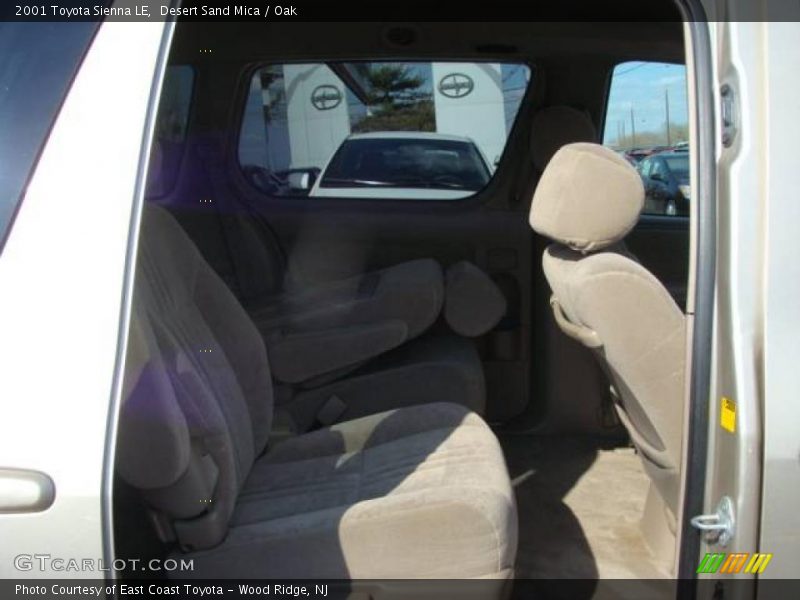 Desert Sand Mica / Oak 2001 Toyota Sienna LE
