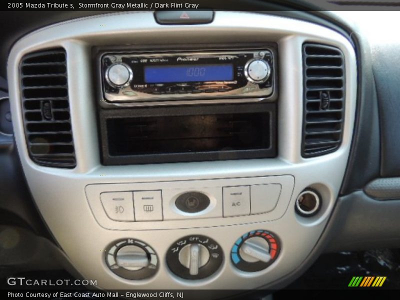 Stormfront Gray Metallic / Dark Flint Gray 2005 Mazda Tribute s