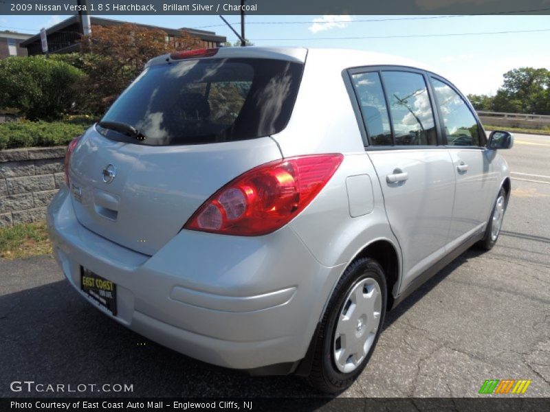 Brillant Silver / Charcoal 2009 Nissan Versa 1.8 S Hatchback