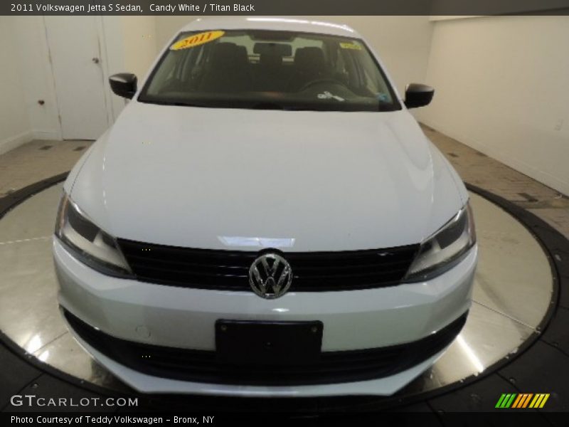 Candy White / Titan Black 2011 Volkswagen Jetta S Sedan
