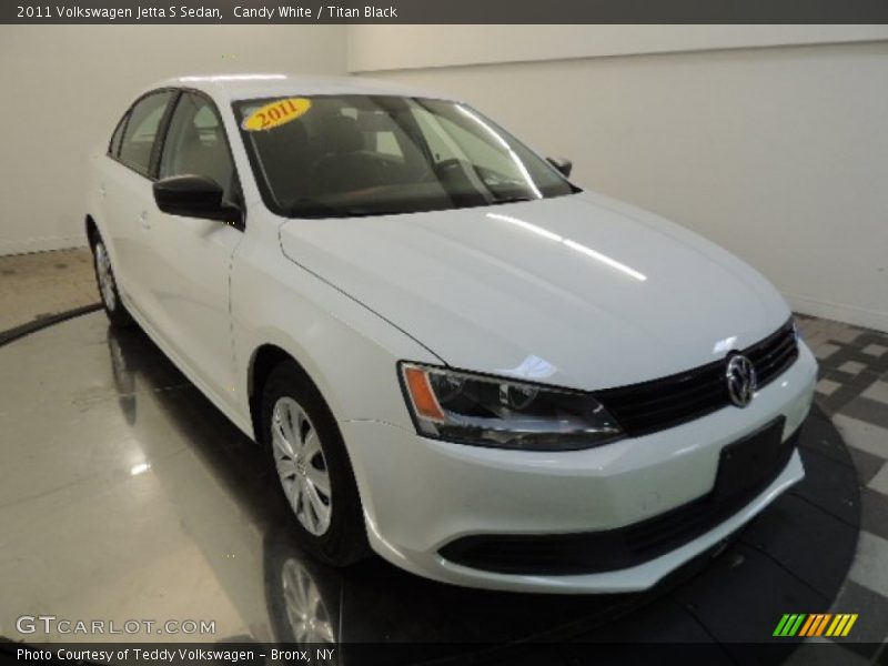 Candy White / Titan Black 2011 Volkswagen Jetta S Sedan