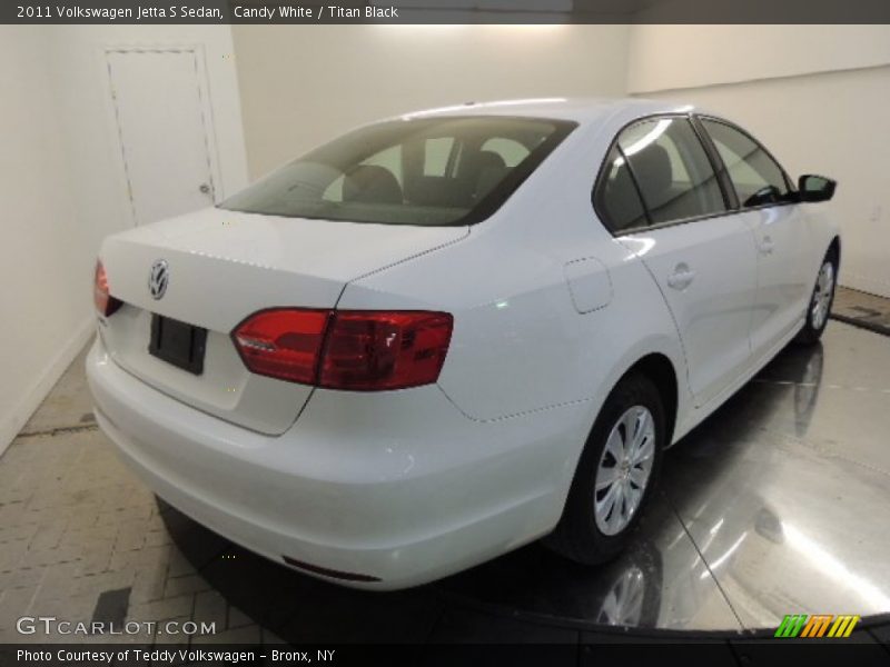 Candy White / Titan Black 2011 Volkswagen Jetta S Sedan