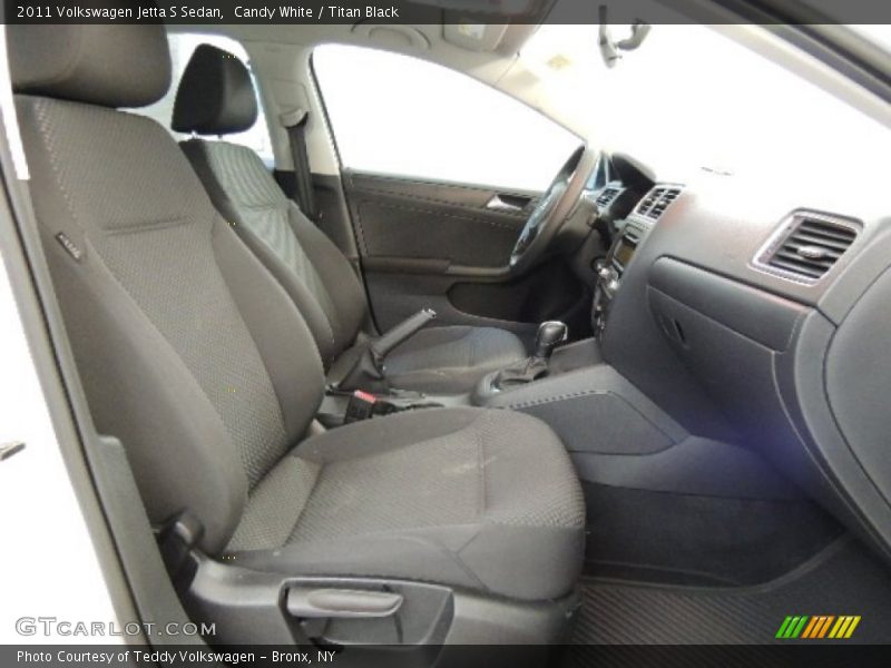 Candy White / Titan Black 2011 Volkswagen Jetta S Sedan