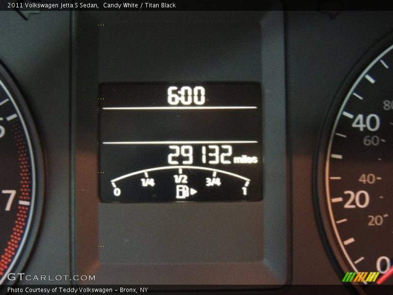 Candy White / Titan Black 2011 Volkswagen Jetta S Sedan