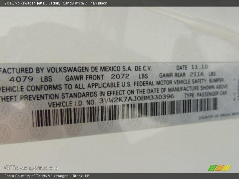 Candy White / Titan Black 2011 Volkswagen Jetta S Sedan