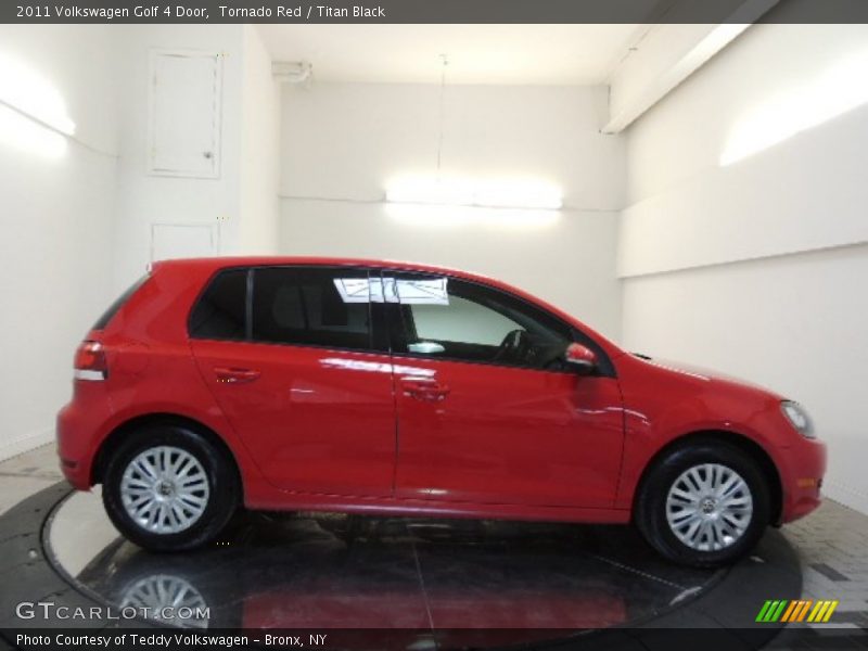 Tornado Red / Titan Black 2011 Volkswagen Golf 4 Door