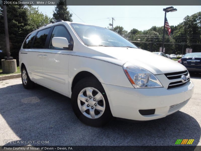 White / Gray 2006 Kia Sedona LX