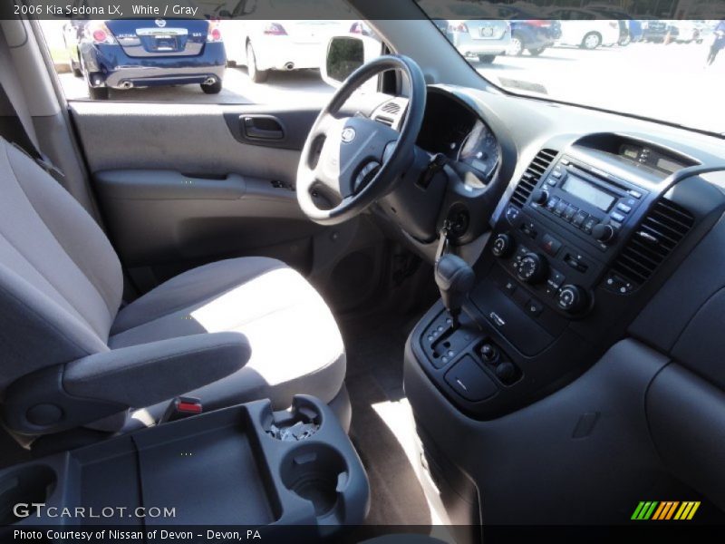 White / Gray 2006 Kia Sedona LX