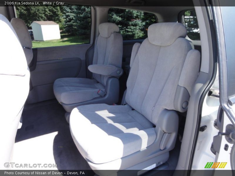 White / Gray 2006 Kia Sedona LX