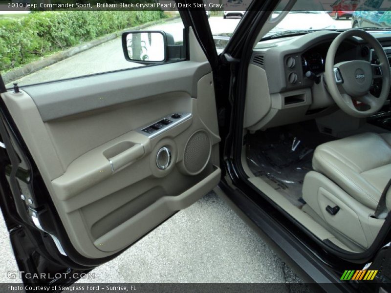Brilliant Black Crystal Pearl / Dark Slate Gray 2010 Jeep Commander Sport